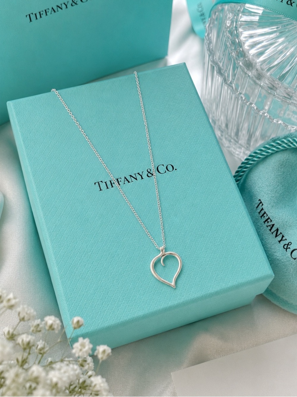 1987 Tiffany & Co. Open Leaf Pendant Necklace Sterling Silver Rare Vintage 18”